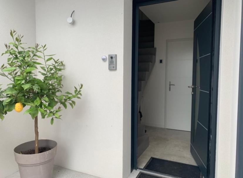 Maison Terrasse Proche Centre Ville Et Ile De Re La Rochelle  Exteriér fotografie